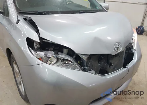 2014 Toyota Sienna Le V6 8 Passenger из США, поврежденный, VIN 5TDKK3DC7ES521116